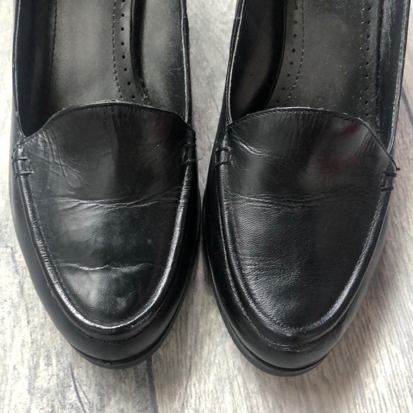 Lightly used Loafers - Picture 5 of 7